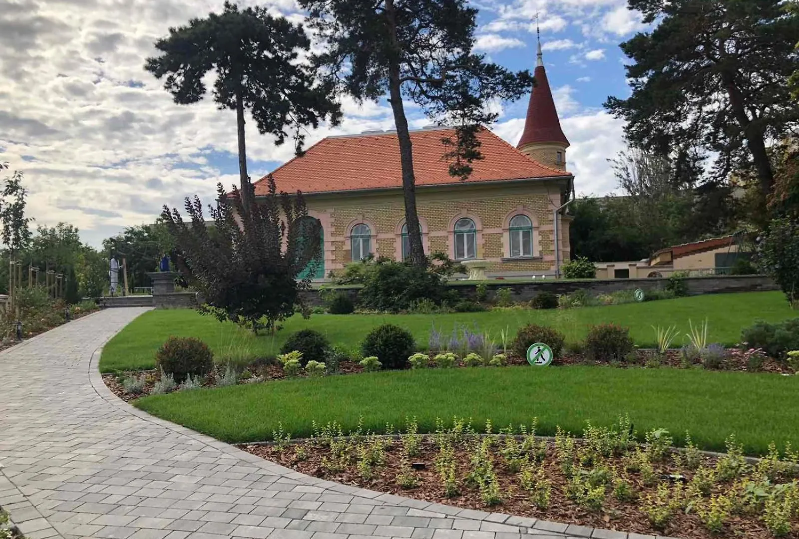 Toni Villa Budapest