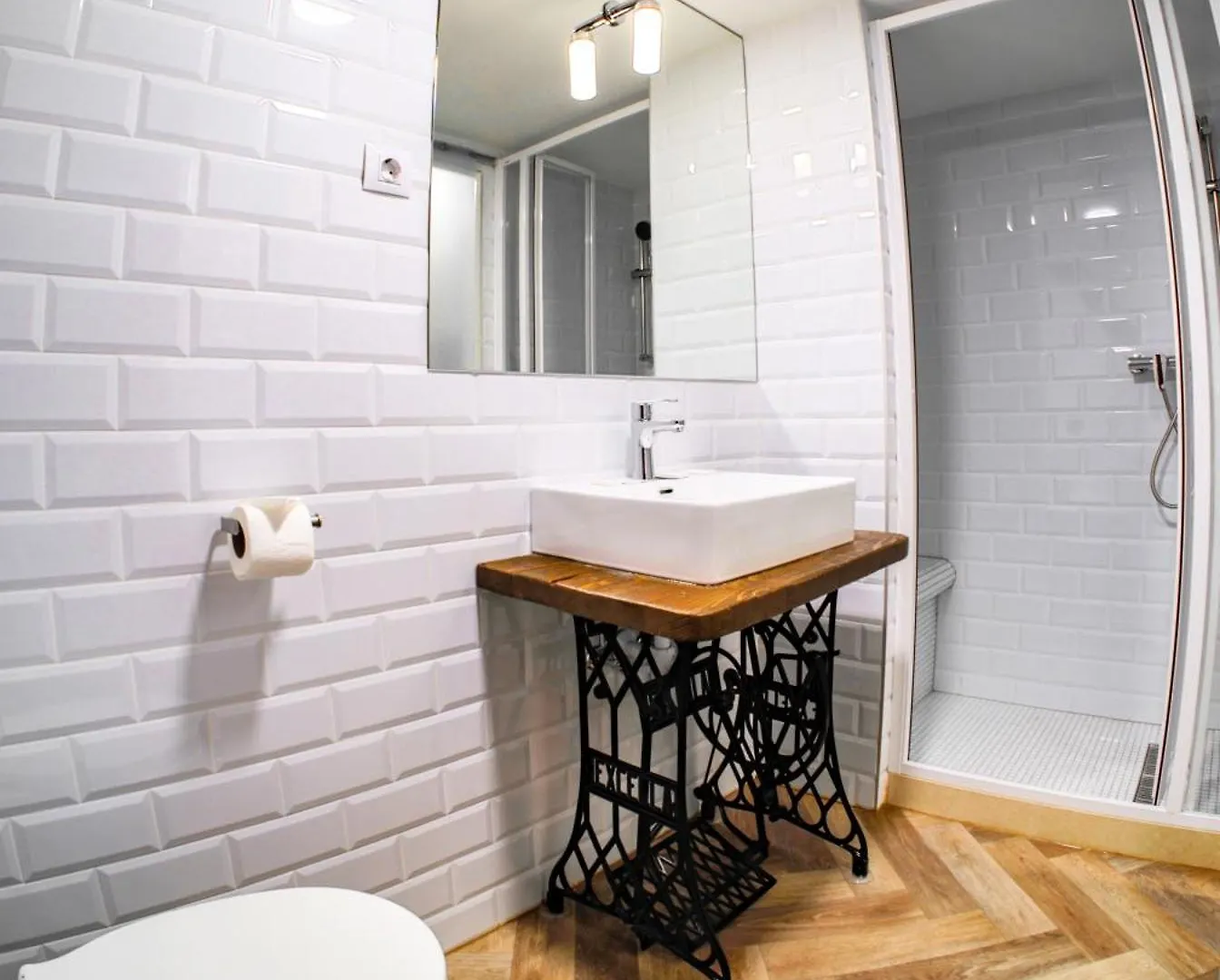 Toni Villa Budapest Hotel