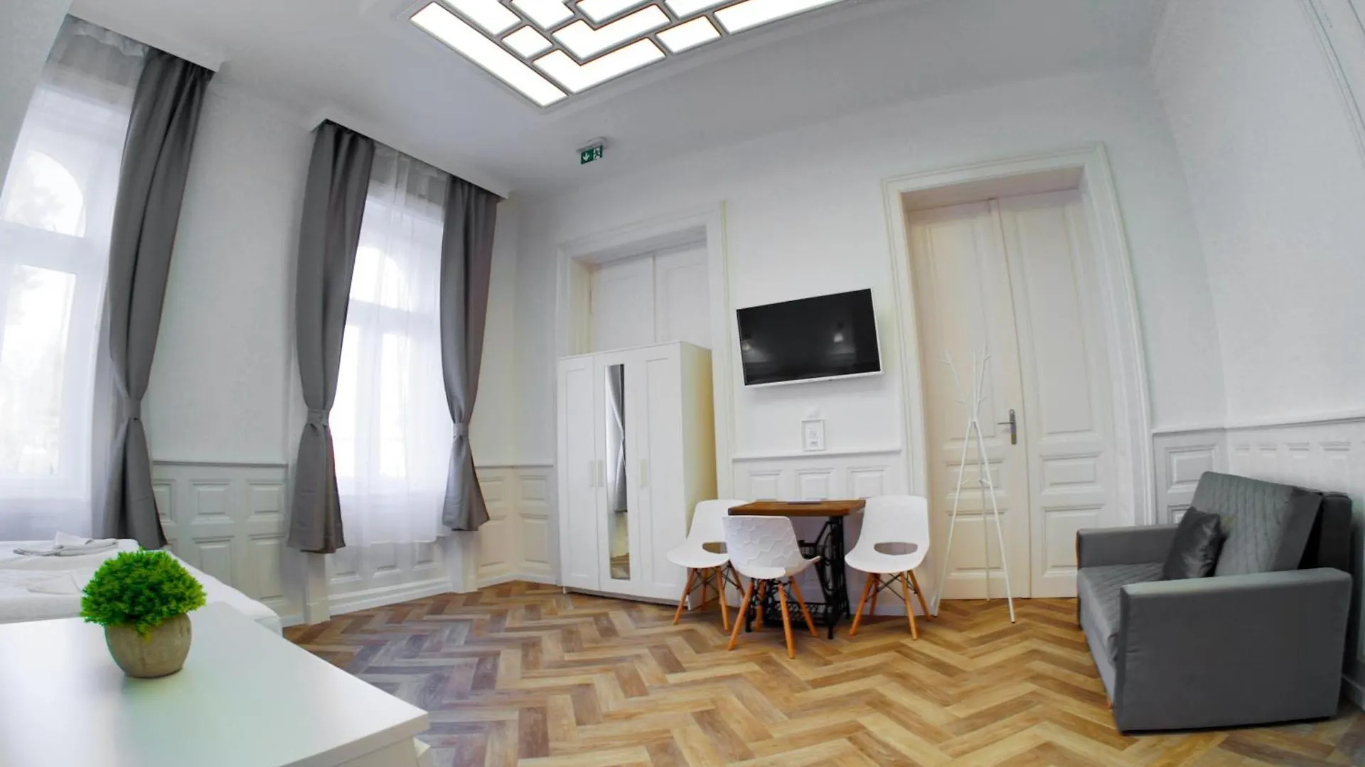Toni Villa Budapeste Hotel