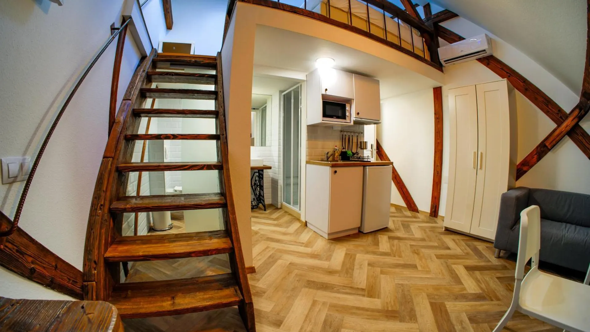 Toni Villa Budapest Hotel