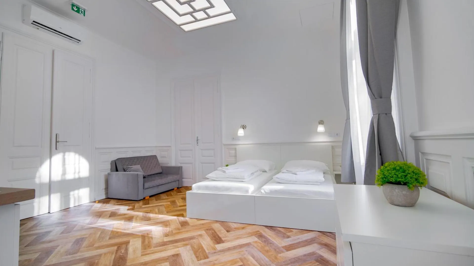 Toni Villa Budapest